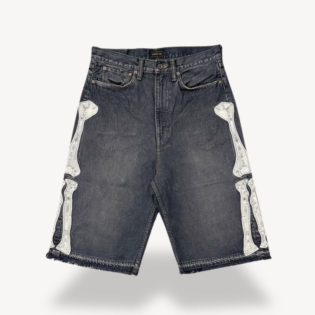 Bold Y2K Graphic Bermuda Shorts Men – Graffiti Print Streetwear 2025 | Clara Vienne